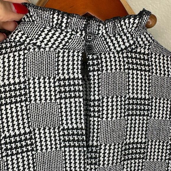 Forever 21 Monochrome Houndstooth Blouse (Small) - Picture 4 of 5